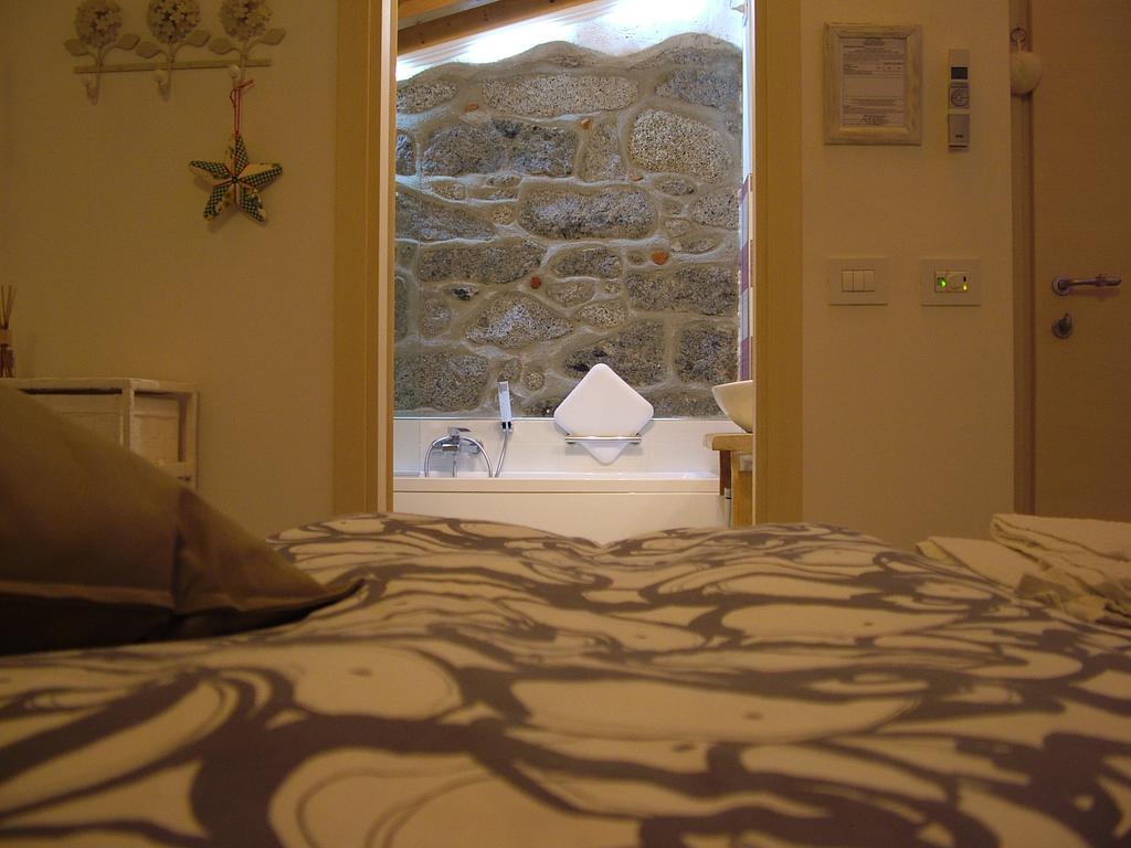 Roe B&B Il Noce Alla Finestra חדר תמונה